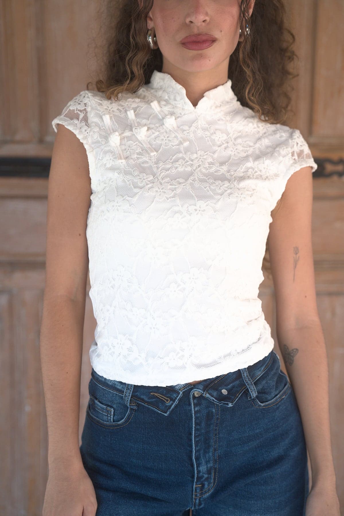 Top de encaje blanco, detalle 1
